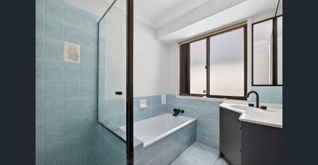 Low Set Family Home in Cul-De-Sac! - Photo 2