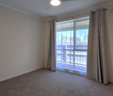 Large Family Home in a Prime Location! - Photo 2