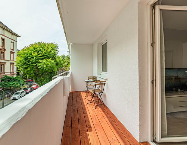 City-Residence: Schick möblierte Wohnung mit Skylineblick in schöner Westendlage - Photo 1