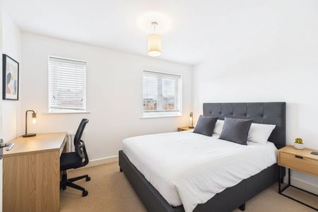 2 bedroom House in Honington Mews, Farnborough - Photo 3