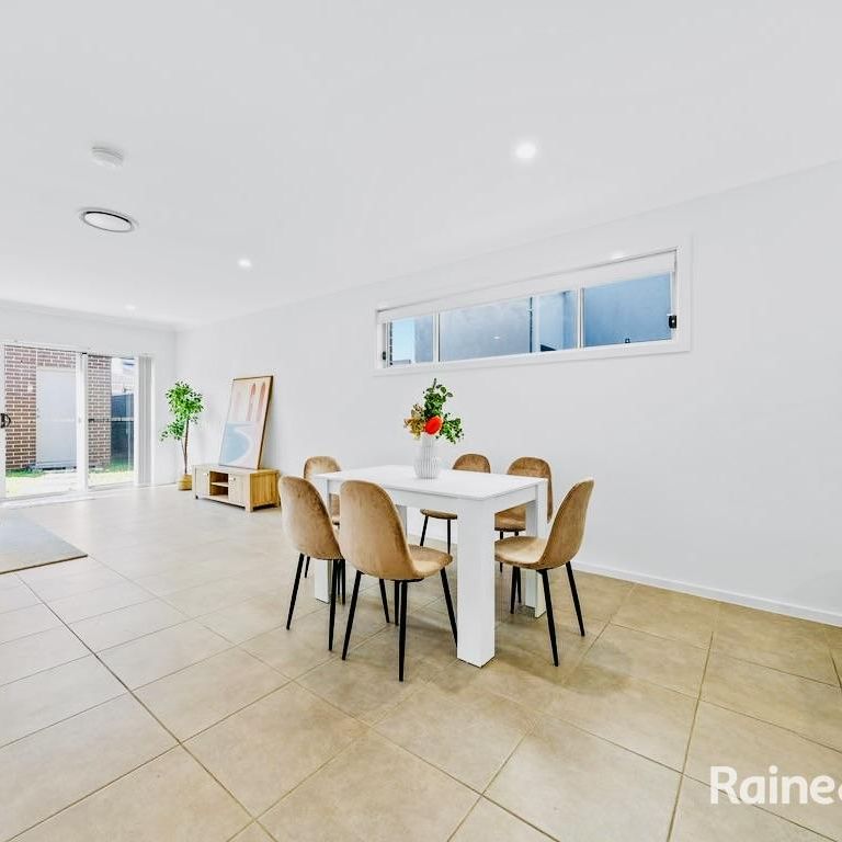 Contemporary Four-Bedroom Home Close to Transport & Shops - Photo 1