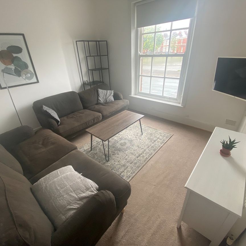 6 Bed Semi-Detached House, North View, L7 - Photo 1