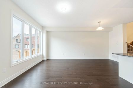 Property For Lease | W9294601 - Photo 2