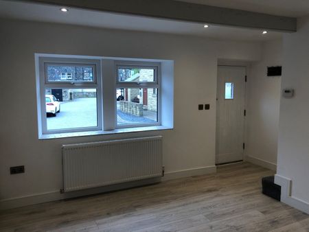 1 Bed End Terrace, Haleys Yard, LS13 - Photo 2