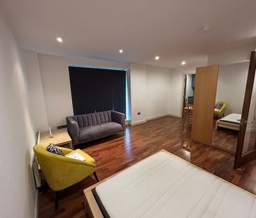 1 Bed Flat, William Jessops Way, L3 - Photo 1