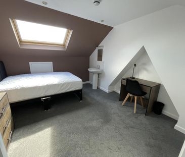 1 bedroom in a house share to rent - Photo 5