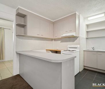 GROUND FLOOR UNIT - Photo 2