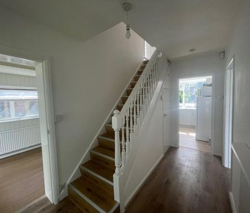 4 bedroom detached house to rent - Photo 2