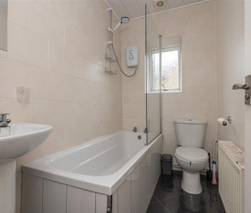 3 bedroom terraced house to rent - Photo 2