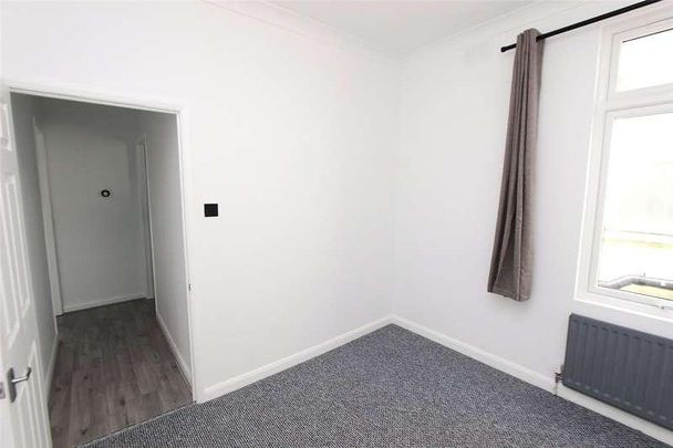 Whitefriars Crescent, Westcliff-on-sea, SS0 - Photo 1