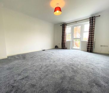 2 Bedroom House - Hall Drive, Fleet - Photo 5