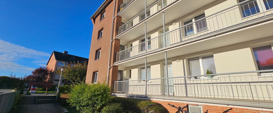 Kleine Balkonwohnung mit Blick ins Grüne! - Foto 1