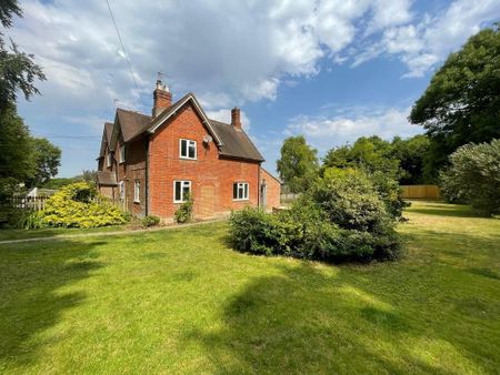 3 bedroom semi-detached house to rent - Photo 2
