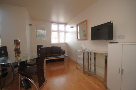 1 bedroom flat to rent - Photo 2