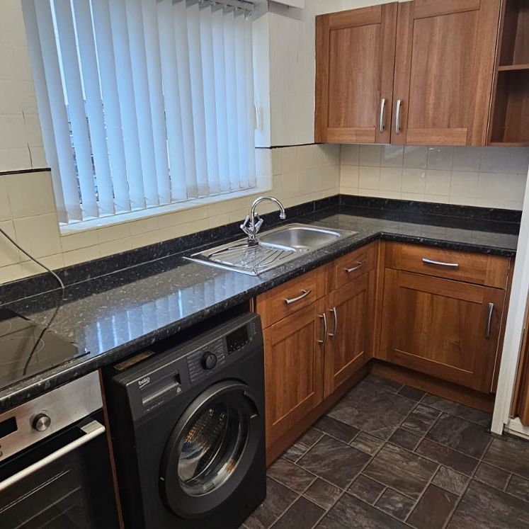 1 Bed - 25 Keresforth Hill Road, Kingstone, Barnsley, Barnsley - S70 6RR - Professional - Photo 1