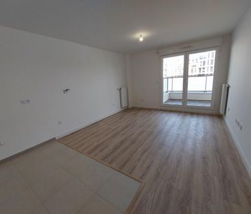 location Appartement T3 DE 62.48m² À COLOMBES - Photo 1