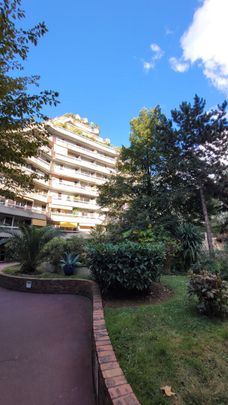 Appartement Paris 2 pièces 53.32 m2 avec terrasse - Photo 1