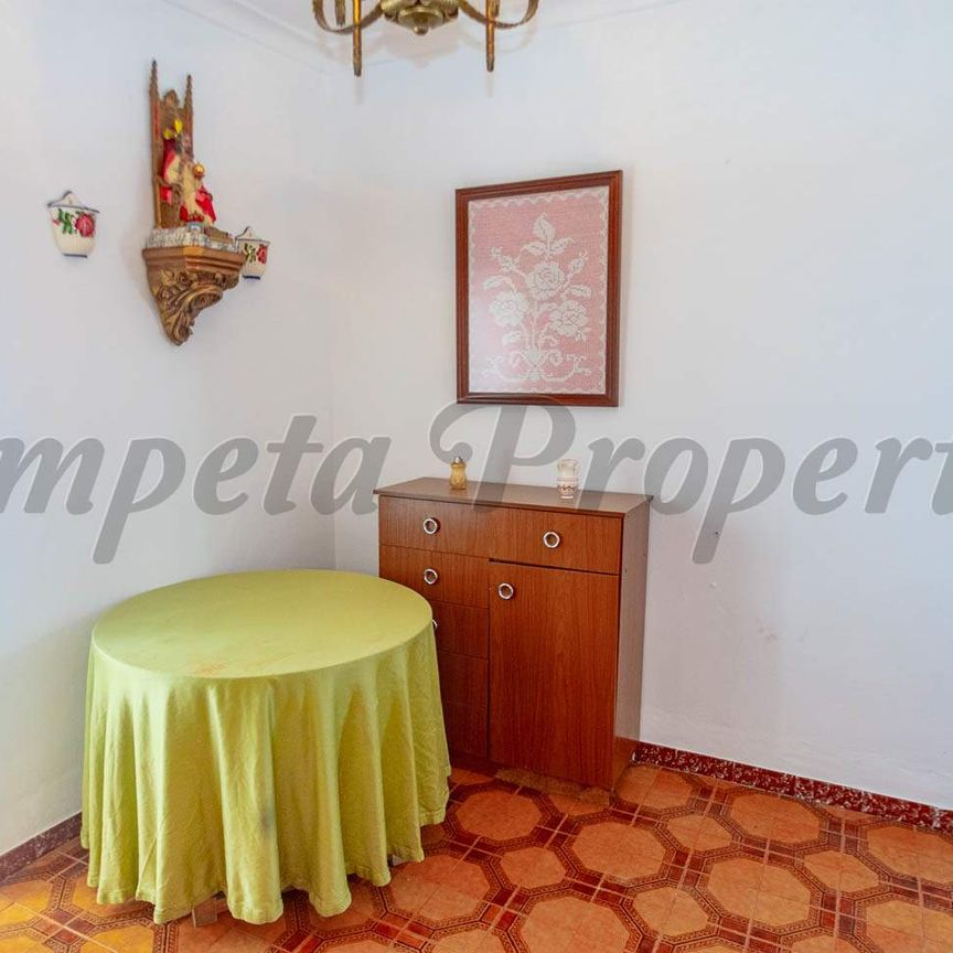 Townhouse in Cómpeta, Inland Andalucia at the foot of the mountains - Photo 1