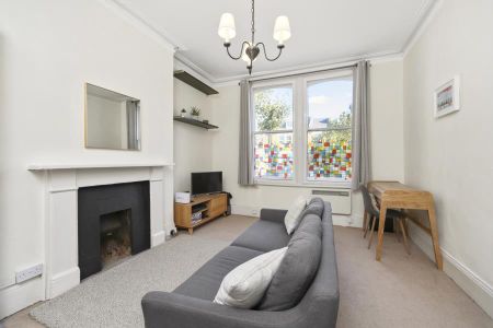 1 bedroom flat to rent - Photo 2