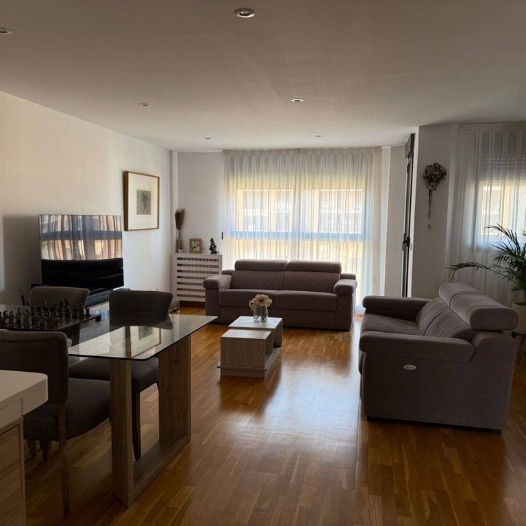 3 room luxury Flat for rent in Valencia - Photo 1