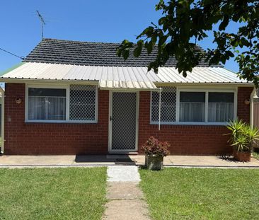 Charming Cottage Home - Photo 6