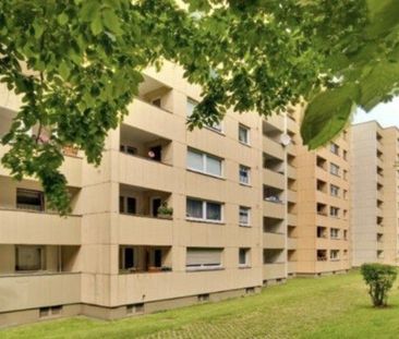 Frisch renovierte 2-Raum-Wohnung im Erdgeschoss mit Balkon! - Photo 4