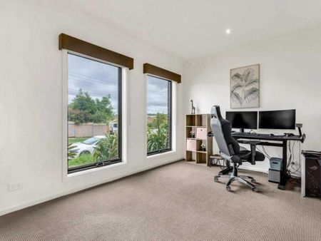 2 Harricks Crescent, ATTWOOD - Photo 4