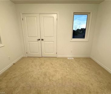 For Lease - 113 Laugher Avenue, Welland, Ontario - Photo 6