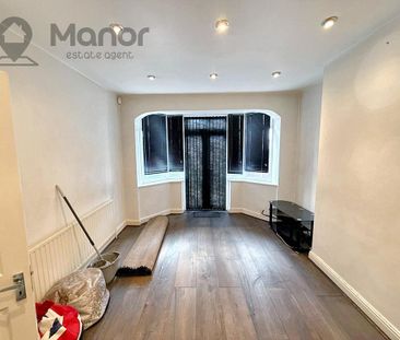 5 bedroom terraced house to rent - Photo 3