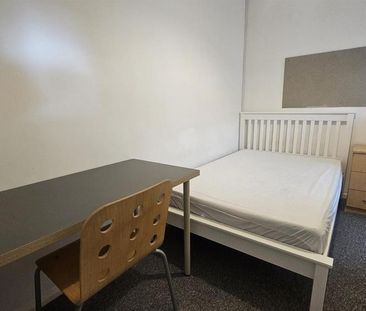 4 bedroom terraced house to rent - Photo 6