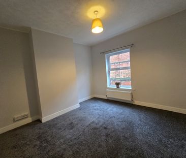 2 Mid Terrace - Photo 2