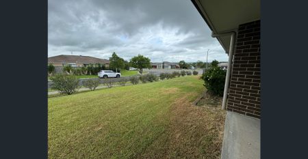 33 McKeachie Drive, Aberglasslyn, NSW 2320 - Photo 4