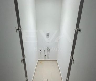 Opposite Park | Big Garden | Well Maintained - Photo 1