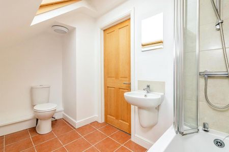 3 bedroom terraced house to rent - Photo 5