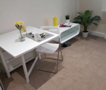 Studio to rent - Photo 2