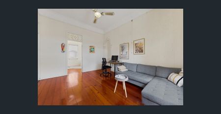 Charming Character Home in the Heart of Paddington! - Photo 4