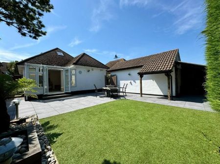 2 bedroom detached bungalow to rent - Photo 2