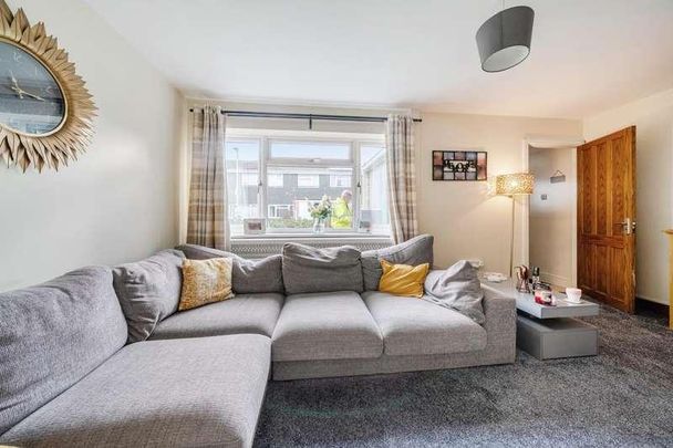 Burns Walk, Thatcham, RG18 - Photo 1