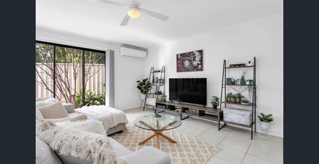 Delightful 4 Bedroom home - Photo 1