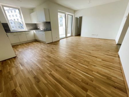 Neu sanierte 4-Zimmer Wohnung mit Loggia in aufstrebendem Wohnviertel - Photo 2