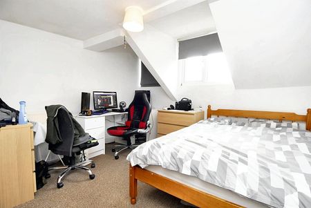 Hill Park Crescent, Flat 3, Plymouth - Photo 3