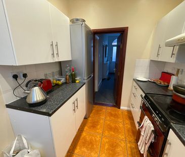 Room in a Shared House, Ardgowan Road, SE6 - Photo 4