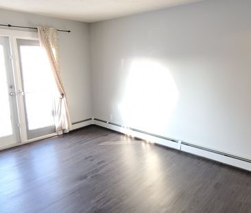 Fantastic Upper Level 2 bedroom suite in Sylvan Lake!! - Photo 1