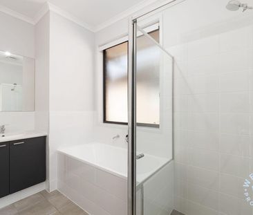 COZY HOME IN GREAT LOCATION - Photo 6