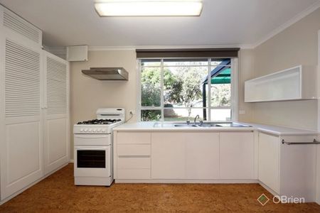 6 Sumersett Avenue Oakleigh South VIC - Photo 4