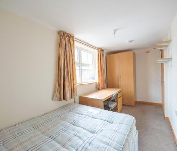 6 bedroom terraced house to rent - Photo 2