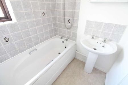 One Bedroom House - Cromer Way - Bushmead, LU2 - Photo 5