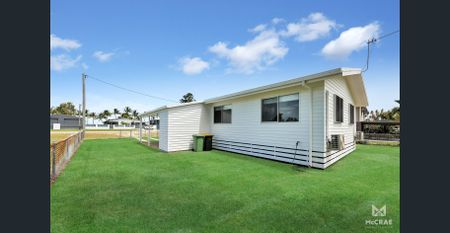 PERFECTLY BLENDING FAMILY & BEACH LIFESTYLE - Photo 4