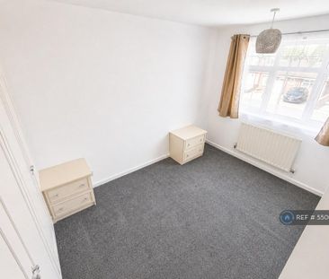 3 bedroom semi-detached house to rent - Photo 4