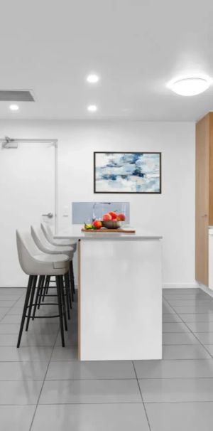 Elevated Inner-City Living with Spacious Balcony & Double-Car Park - Photo 1